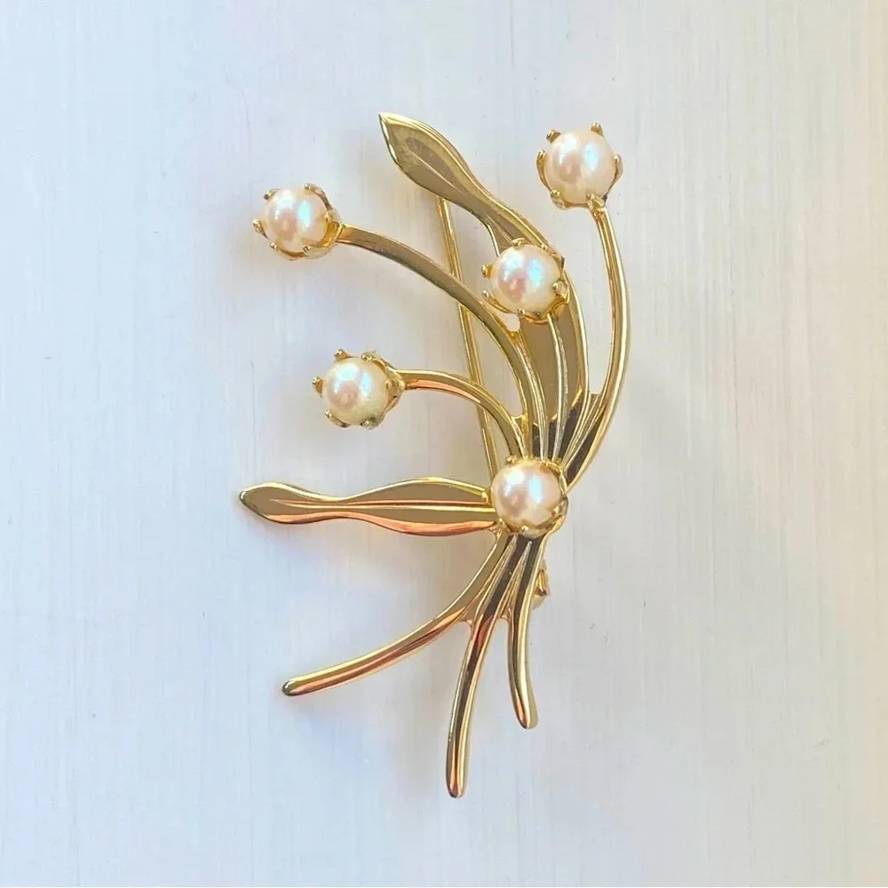 Vintage Faux Pearl Triplet Gold Tone Brooch Pin